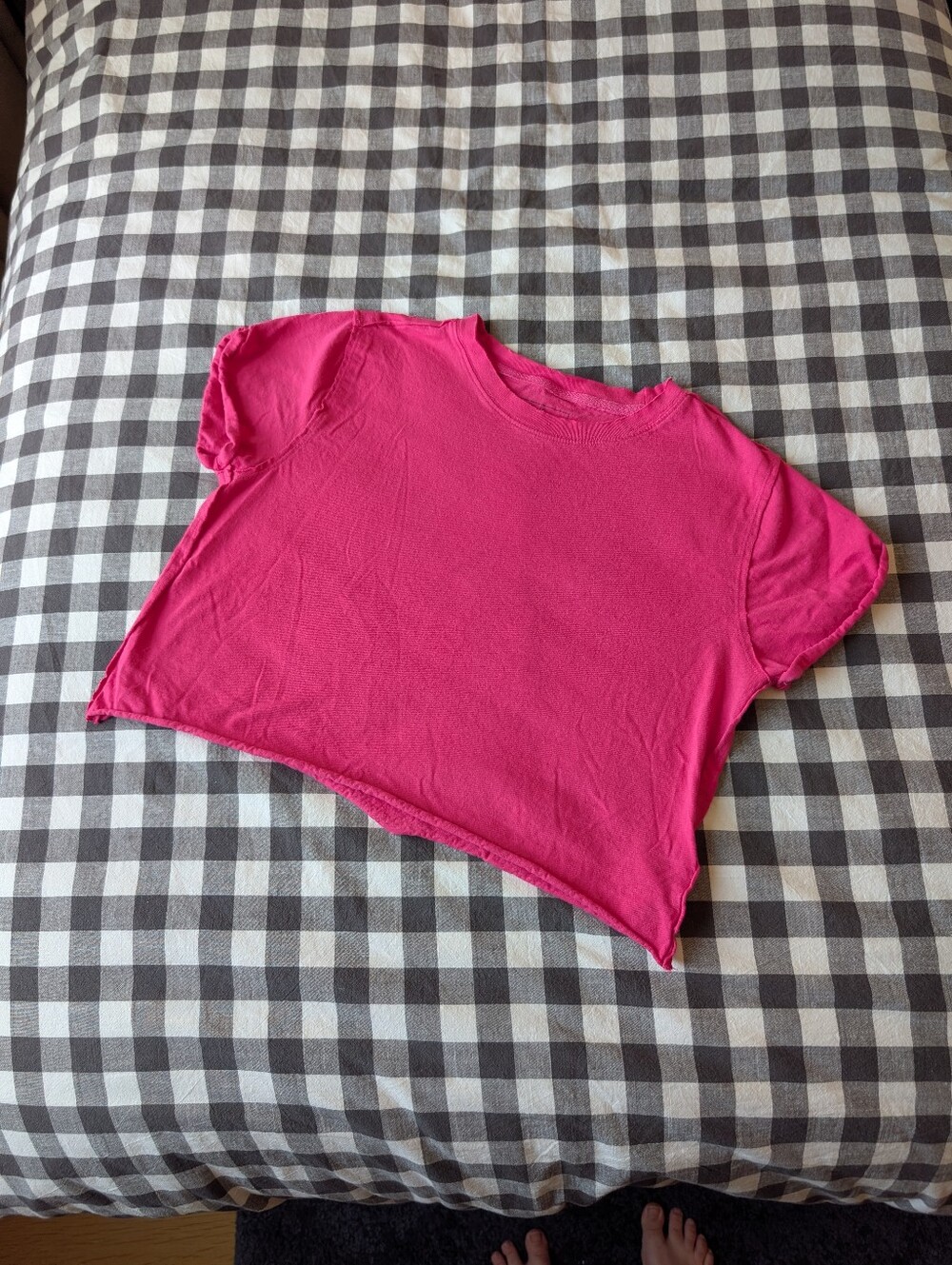 We The Free Hot Pink Cropped T-Shirt Raw Hem